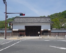 小田県庁門