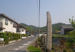 石柱と六字名号塔