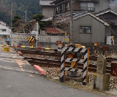 大宜踏切とお地蔵さん