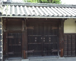 侍屋敷門