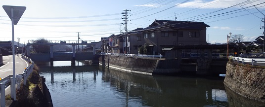 神崎分水樋門