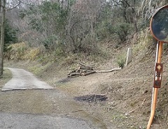 峠の道標