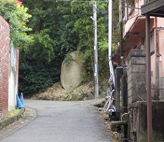 東山峠紀年碑