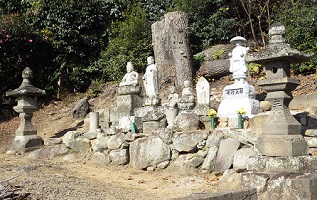 池の内石仏群