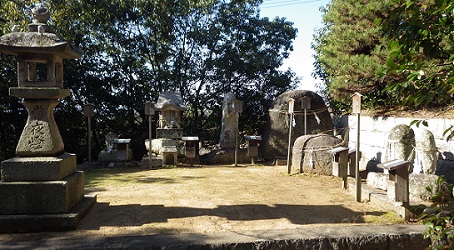 神前神社の石碑群