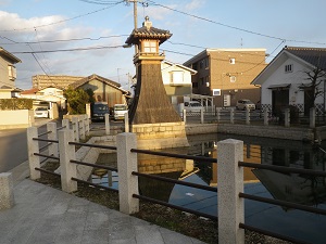 庭瀬港の常夜燈