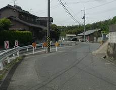 下津井軽便鉄道の道と出会う