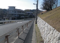 下津井中学校下の道"