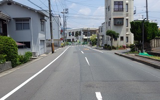 御野幼稚園前の道