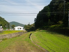 用水横の道