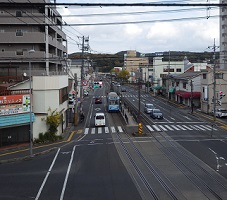 東山電停方面