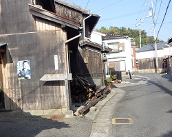 荒神社への案内板