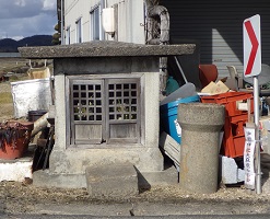 沖新田の祠