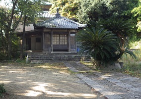 詳細不明の祠