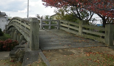 保存されている天川橋。まん中が高い太鼓橋。ただし、それほど高くはない。