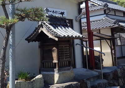 一本松の祠